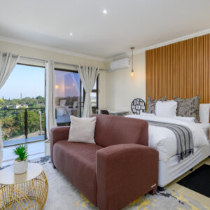 Queen Suite with Sea View 2