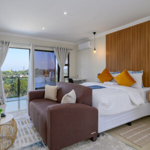 Queen Suite with Sea View 3